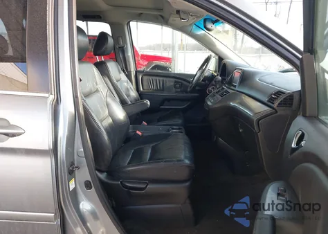 2005 Honda Odyssey Touring z USA, uszkodzony, nr VIN 5FNRL38845B033442